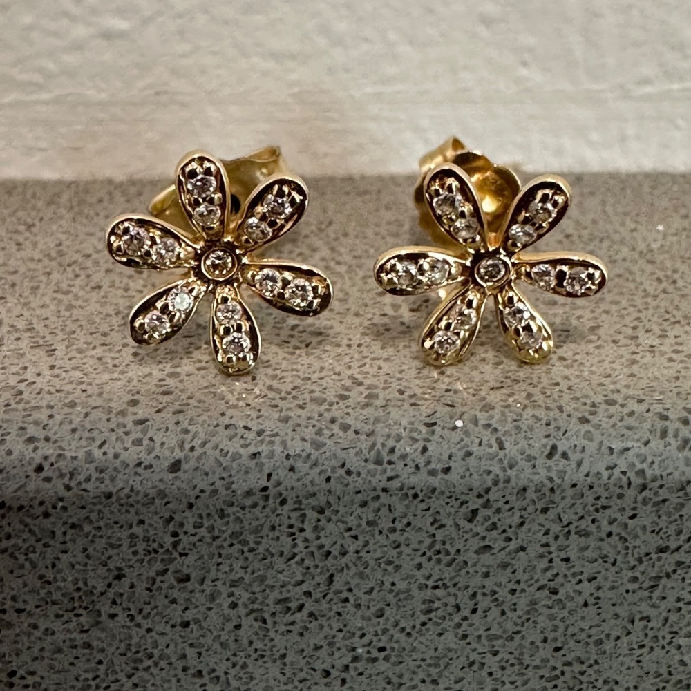 Sydney Evan Daisy Stud Earrings - Picture 8 of 11